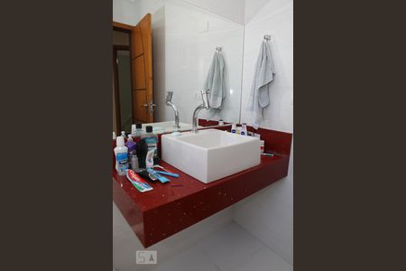 Casa à venda com 282m², 3 quartos e 6 vagasBanheiro do Quarto 1