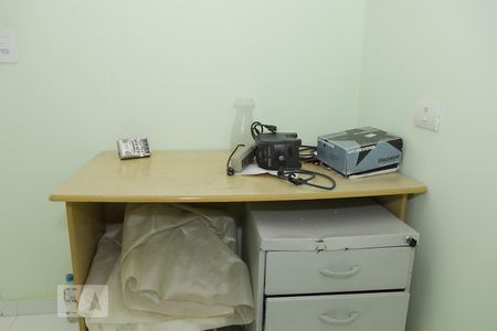 Casa à venda com 282m², 3 quartos e 6 vagasQuarto de depósito