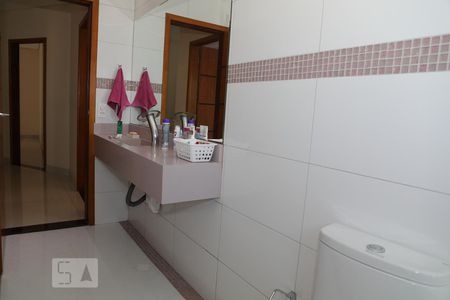 Casa à venda com 282m², 3 quartos e 6 vagasBanheiro