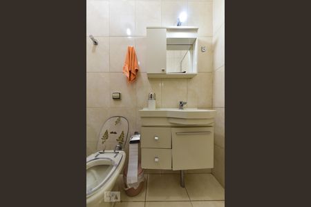 Casa à venda com 156m², 3 quartos e 1 vaga Casa à venda com 156m², 3 quartos e 1 vagaBanheiro da Suíte 1