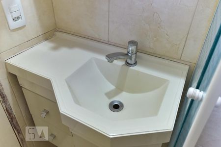 Casa à venda com 156m², 3 quartos e 1 vaga Casa à venda com 156m², 3 quartos e 1 vagaBanheiro da Suíte 2