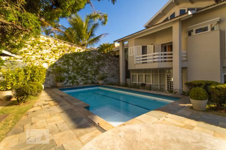 Casa de condomínio à venda com 540m², 5 quartos e 4 vagas Casa de condomínio à venda com 540m², 5 quartos e 4 vagasÁrea Externa - Piscina