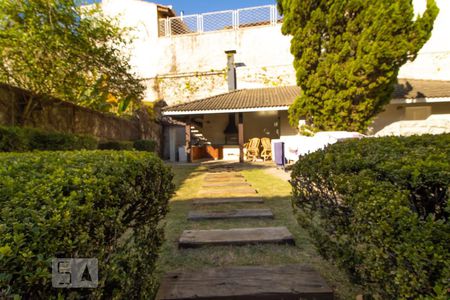 Casa de condomínio à venda com 540m², 5 quartos e 4 vagas Casa de condomínio à venda com 540m², 5 quartos e 4 vagasÁrea Externa