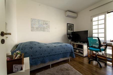 Casa de condomínio à venda com 540m², 5 quartos e 4 vagas Casa de condomínio à venda com 540m², 5 quartos e 4 vagasSuíte 2