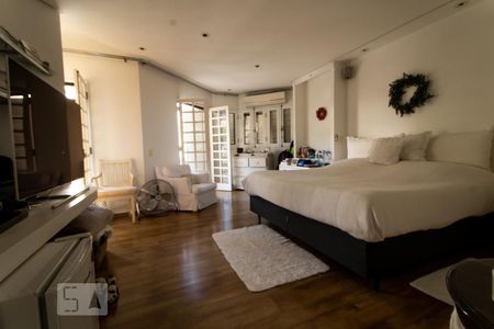 Casa de condomínio à venda com 540m², 5 quartos e 4 vagas Casa de condomínio à venda com 540m², 5 quartos e 4 vagasSuíte 1