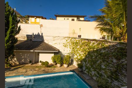 Casa de condomínio à venda com 540m², 5 quartos e 4 vagas Casa de condomínio à venda com 540m², 5 quartos e 4 vagasVista da Suíte 1