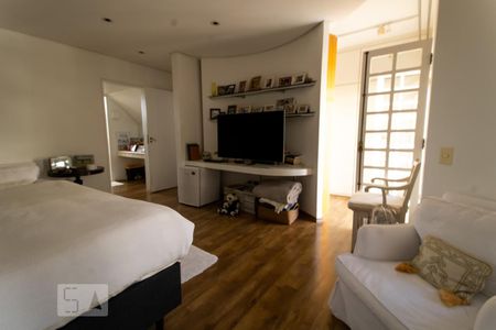 Casa de condomínio à venda com 540m², 5 quartos e 4 vagas Casa de condomínio à venda com 540m², 5 quartos e 4 vagasSuíte 1