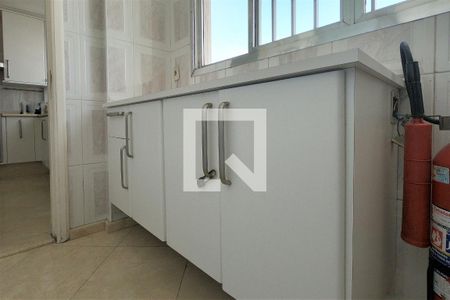 Apartamento à venda com 97m², 3 quartos e 1 vagaÁrea de Serviço