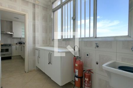 Apartamento à venda com 97m², 3 quartos e 1 vagaÁrea de Serviço