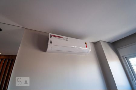 Sala de kitnet/studio para alugar com 1 quarto, 42m² em Jardim do Salso, Porto Alegre