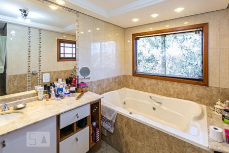 Casa à venda com 320m², 5 quartos e 3 vagas Casa à venda com 320m², 5 quartos e 3 vagasBanheiro do Quarto 4