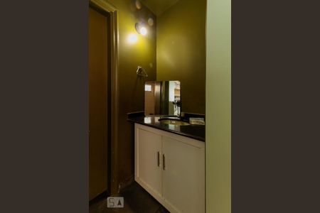 Casa à venda com 230m², 6 quartos e 2 vagasBanheiro