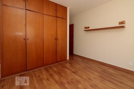 Casa à venda com 230m², 6 quartos e 2 vagasQuarto 3