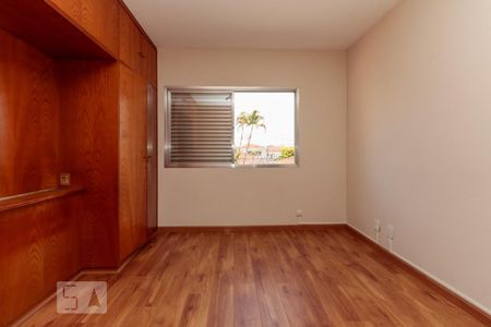 Casa à venda com 230m², 6 quartos e 2 vagasSuíte