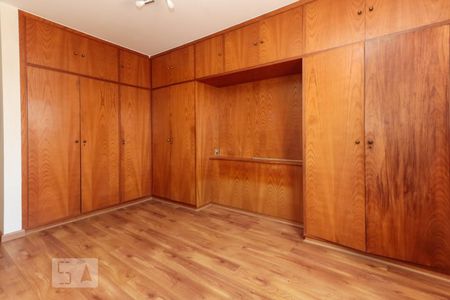 Casa à venda com 230m², 6 quartos e 2 vagasSuíte