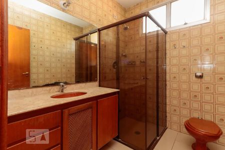 Casa à venda com 230m², 6 quartos e 2 vagasSuíte