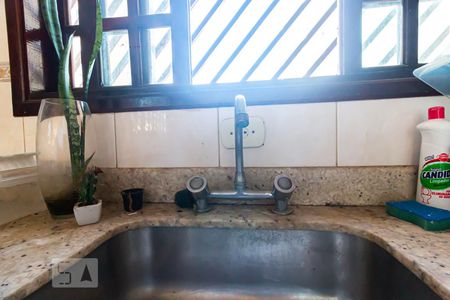 Casa à venda com 250m², 3 quartos e 4 vagasCozinha - Torneira