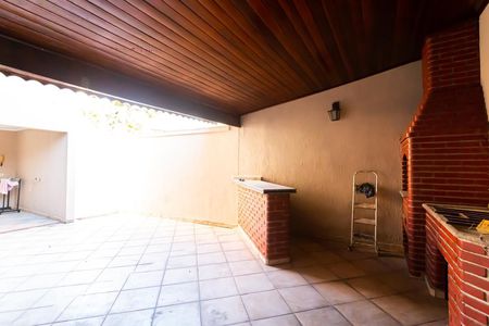 Casa à venda com 250m², 3 quartos e 4 vagasÁrea comum - Churrasqueira