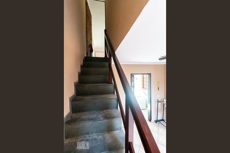 Casa à venda com 250m², 3 quartos e 4 vagasEscada