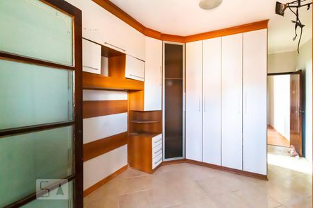 Casa à venda com 250m², 3 quartos e 4 vagasQuarto 2