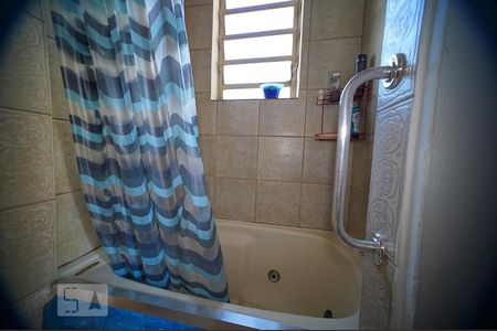 Casa à venda com 181m², 3 quartos e 2 vagasBanheiro