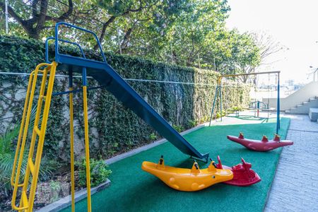 Apartamento à venda com 75m², 2 quartos e 2 vagasÁrea Comum - Playground