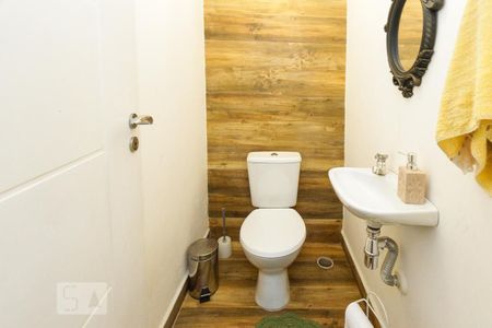 Casa à venda com 225m², 3 quartos e 2 vagasBanheiro