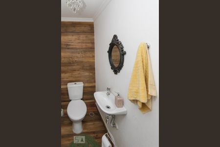 Casa à venda com 225m², 3 quartos e 2 vagasBanheiro