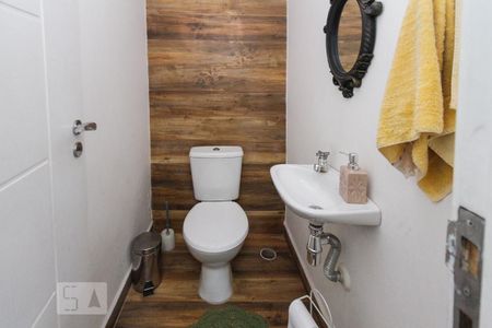 Casa à venda com 225m², 3 quartos e 2 vagasBanheiro