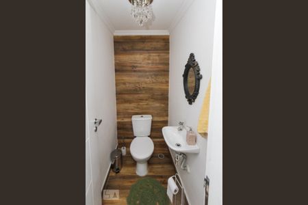 Casa à venda com 225m², 3 quartos e 2 vagasBanheiro