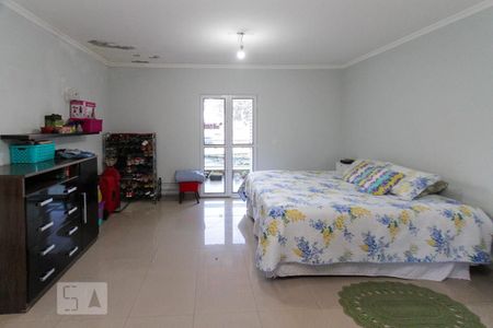 Casa à venda com 225m², 3 quartos e 2 vagasSuite