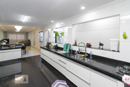 Casa à venda com 225m², 3 quartos e 2 vagasCozinha