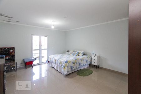 Casa à venda com 225m², 3 quartos e 2 vagasSuite