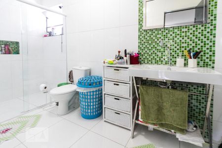 Casa à venda com 225m², 3 quartos e 2 vagasBanheiro de Suite