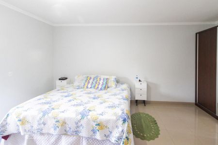 Casa à venda com 225m², 3 quartos e 2 vagasSuite