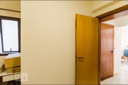 Apartamento à venda com 187m², 4 quartos e 3 vagas Apartamento à venda com 187m², 4 quartos e 3 vagasQuarto de serviço