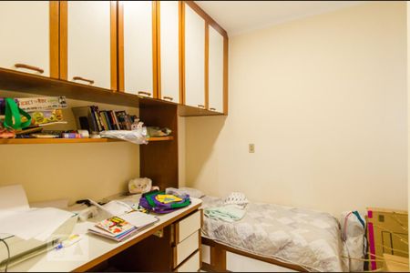 Apartamento à venda com 187m², 4 quartos e 3 vagas Apartamento à venda com 187m², 4 quartos e 3 vagasQuarto de serviço