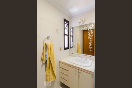 Apartamento à venda com 187m², 4 quartos e 3 vagas Apartamento à venda com 187m², 4 quartos e 3 vagasBanheiro da suíte