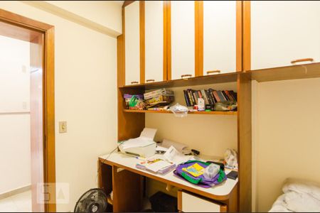 Apartamento à venda com 187m², 4 quartos e 3 vagas Apartamento à venda com 187m², 4 quartos e 3 vagasQuarto de serviço