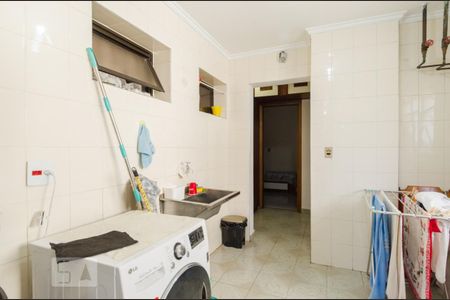 Apartamento à venda com 187m², 4 quartos e 3 vagas Apartamento à venda com 187m², 4 quartos e 3 vagasÁrea de serviço