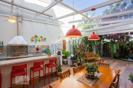 Casa à venda com 400m², 4 quartos e 4 vagas Casa à venda com 400m², 4 quartos e 4 vagasArea Gourmet