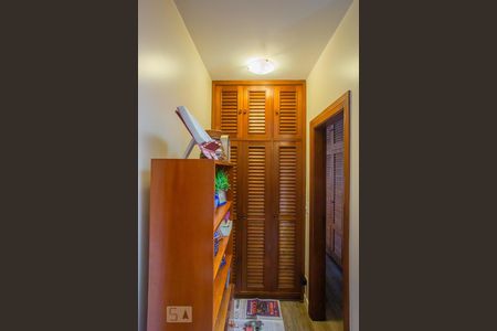 Casa à venda com 400m², 4 quartos e 4 vagas Casa à venda com 400m², 4 quartos e 4 vagasMezanino