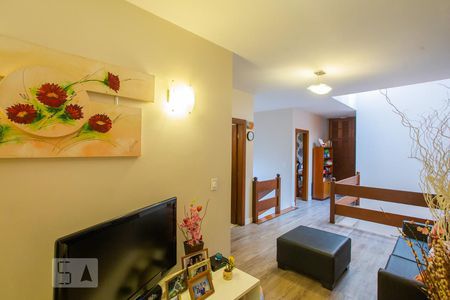 Casa à venda com 400m², 4 quartos e 4 vagas Casa à venda com 400m², 4 quartos e 4 vagasMezanino