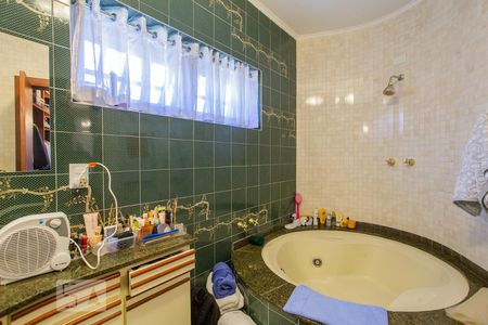 Casa à venda com 400m², 4 quartos e 4 vagas Casa à venda com 400m², 4 quartos e 4 vagasBanheiro da Suite 01