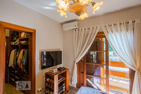 Casa à venda com 400m², 4 quartos e 4 vagas Casa à venda com 400m², 4 quartos e 4 vagasSuite 01