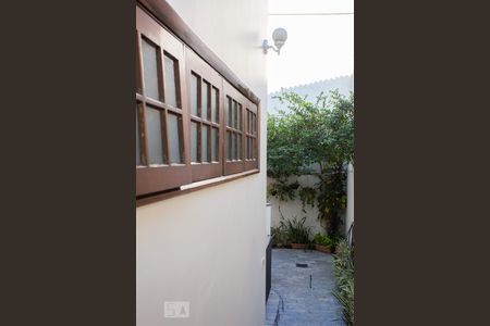 Casa à venda com 400m², 4 quartos e 4 vagas Casa à venda com 400m², 4 quartos e 4 vagasEntrada de Serviço