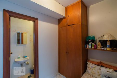 Casa à venda com 400m², 4 quartos e 4 vagas Casa à venda com 400m², 4 quartos e 4 vagasQuarto de Serviço