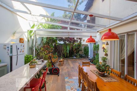 Casa à venda com 400m², 4 quartos e 4 vagas Casa à venda com 400m², 4 quartos e 4 vagasArea Gourmet