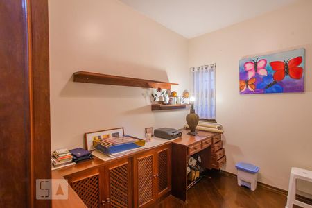 Casa à venda com 400m², 4 quartos e 4 vagas Casa à venda com 400m², 4 quartos e 4 vagasEscritório 2