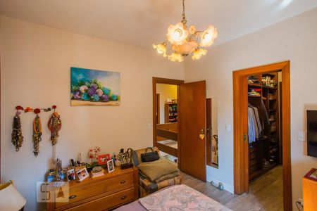 Casa à venda com 400m², 4 quartos e 4 vagas Casa à venda com 400m², 4 quartos e 4 vagasSuite 01